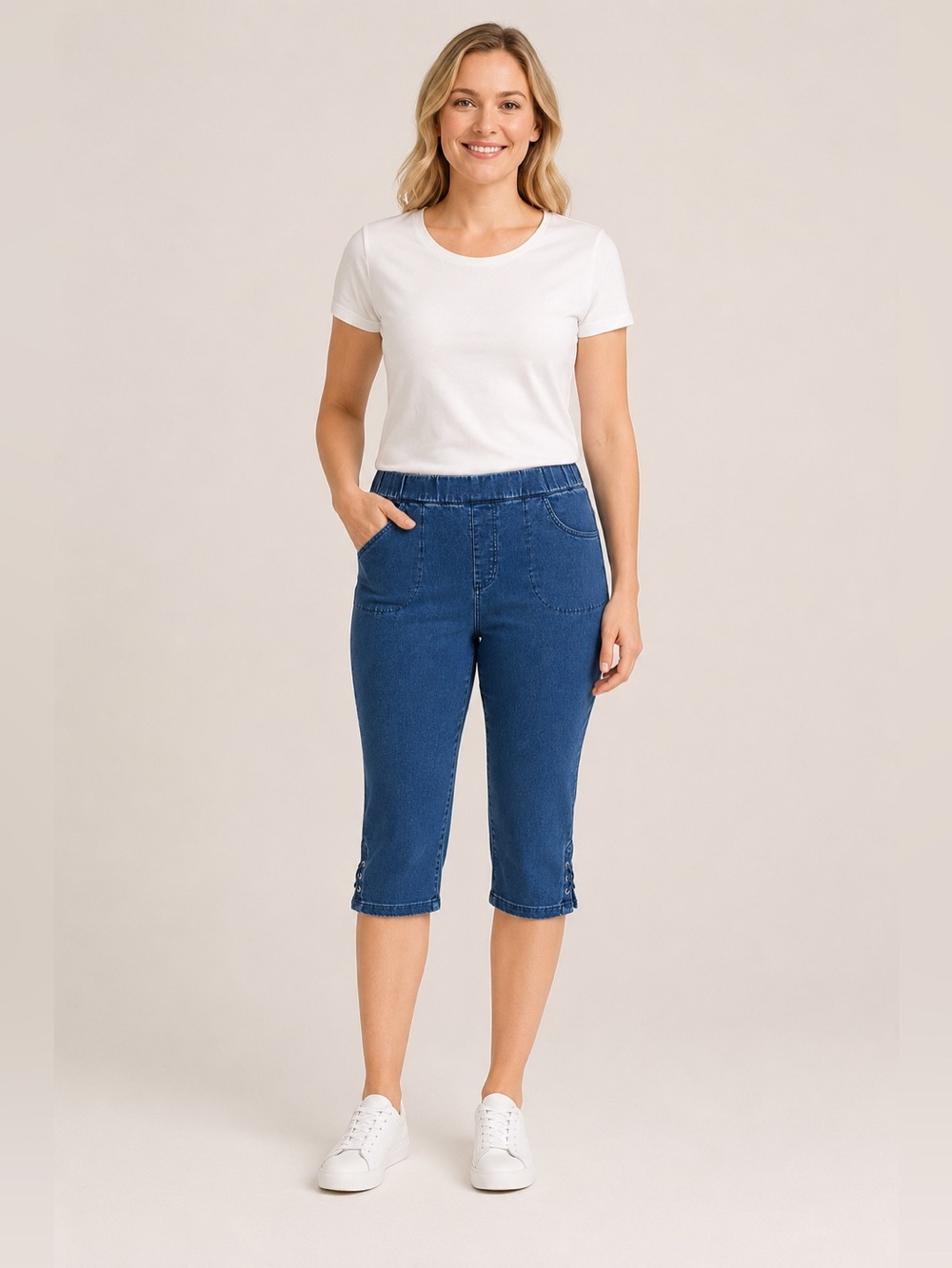 Quacker Factory capris size medium Dark Denim color